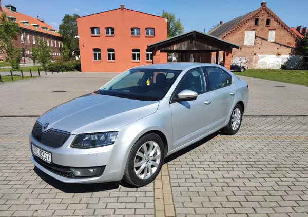 skoda elbląg Skoda Octavia cena 35900 przebieg: 323000, rok produkcji 2016 z Elbląg